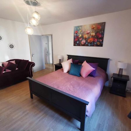 Bel Appartement De 1 A 7 Personnes Ambert Exterior photo