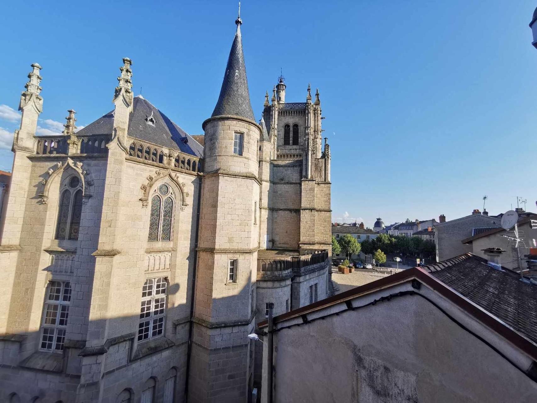 Bel Appartement De 1 A 7 Personnes Ambert Exterior photo